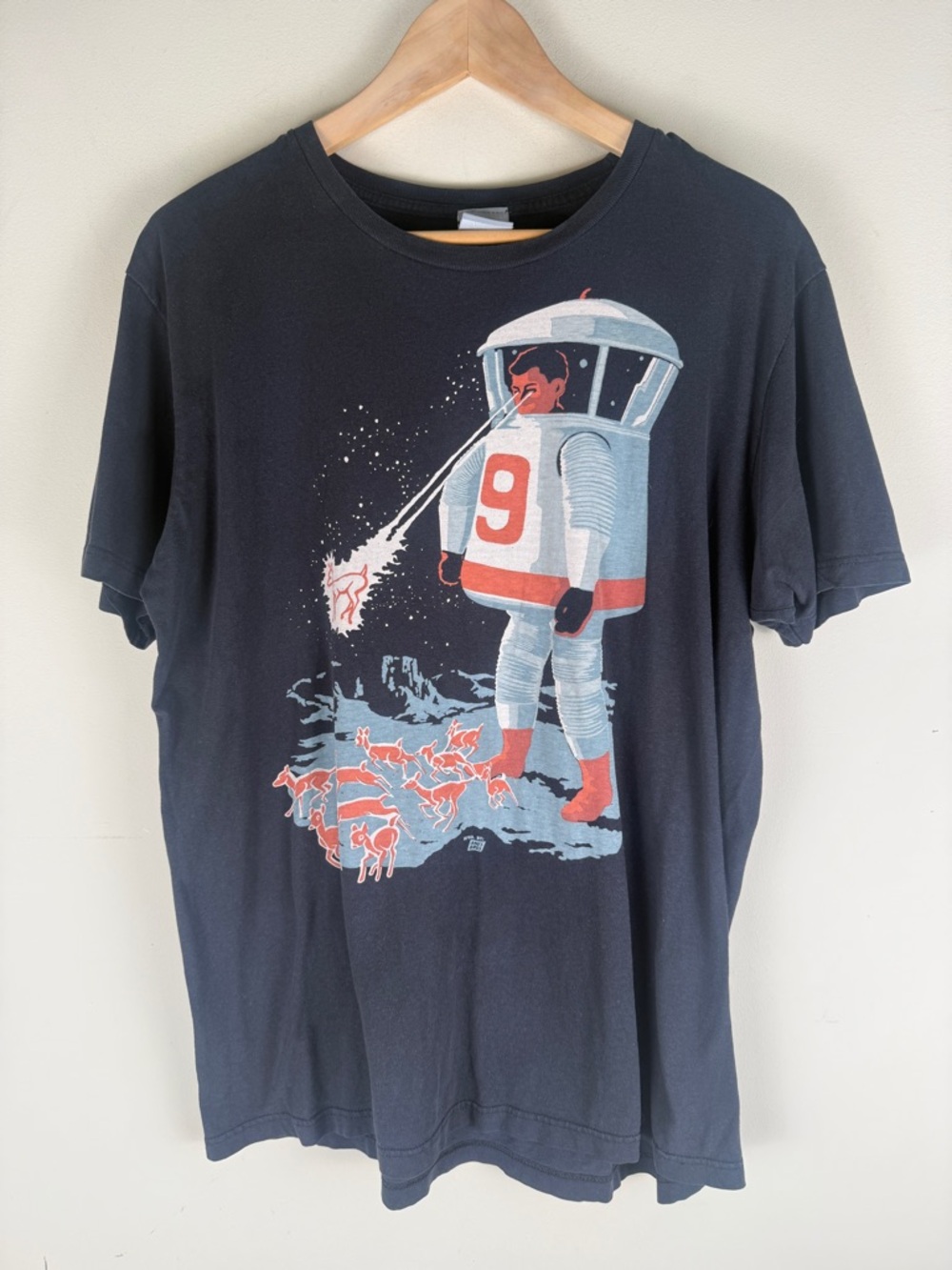 Ames Bros Black T-Shirt Graphic Print of Astronaut in Space with Deer Size Large